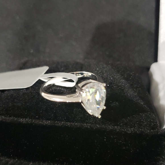 🆕️FINAL SALE 50% OFF $950 2CT Pear Cut 14k White Gold Simulated Solitaire Diam. - Picture 4 of 8